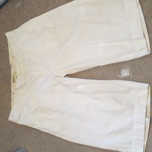 Old Navy flare capris size 16 in white